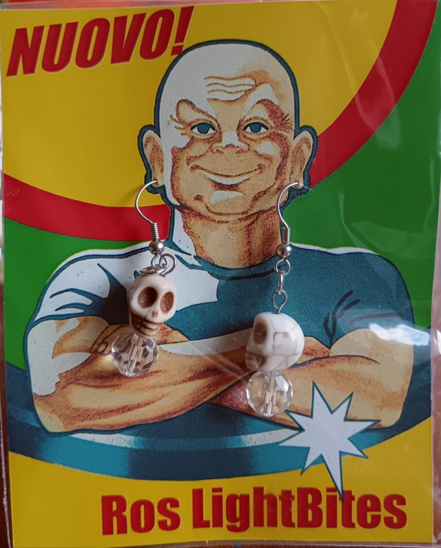 Orecchini teschio bianco