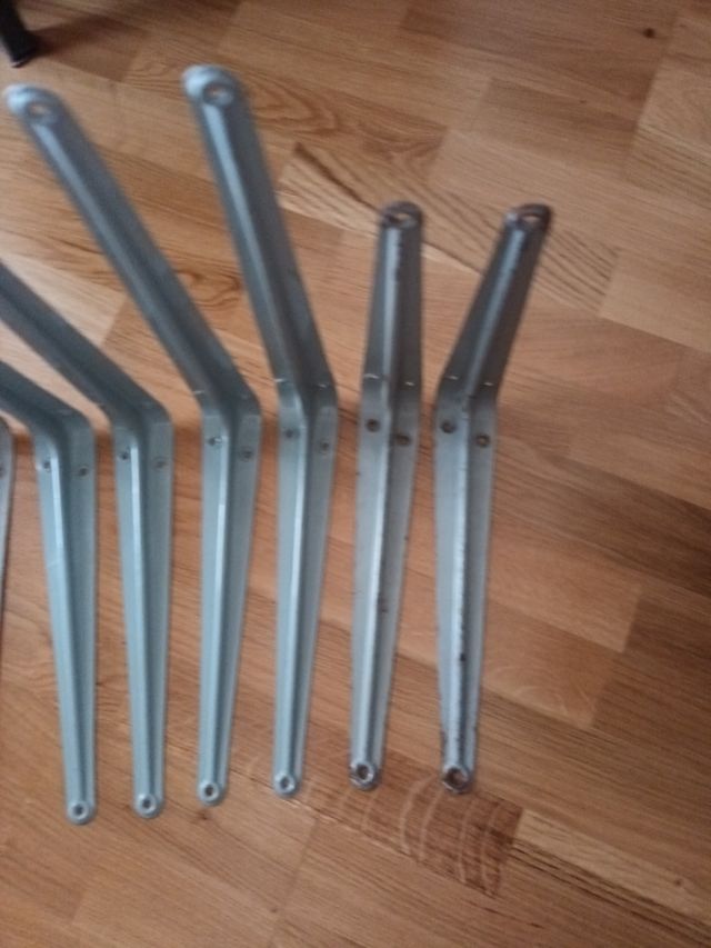 Lote escudras o soportes baldas.