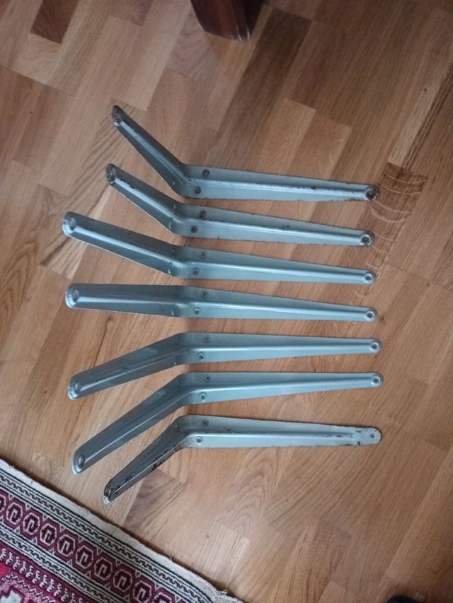 Lote escudras o soportes baldas.