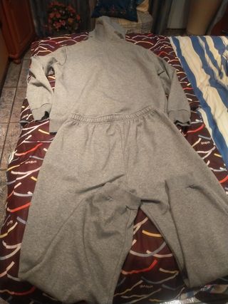 Chándal gris, PUMA, talla XL 