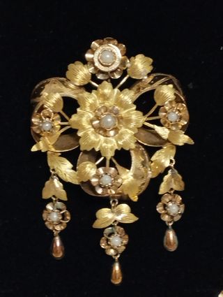 Antiguos pendientes y broche oro 18 K. 