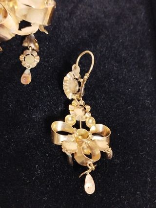 Antiguos pendientes y broche oro 18 K. 