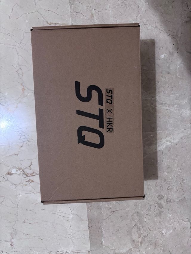 Zapatillas deportivas negras sin usar . Numero 38