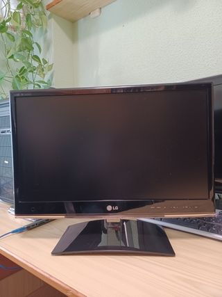 TV LG M2250D full HD