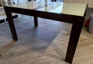 Tavolo e sedie allungabili in legno