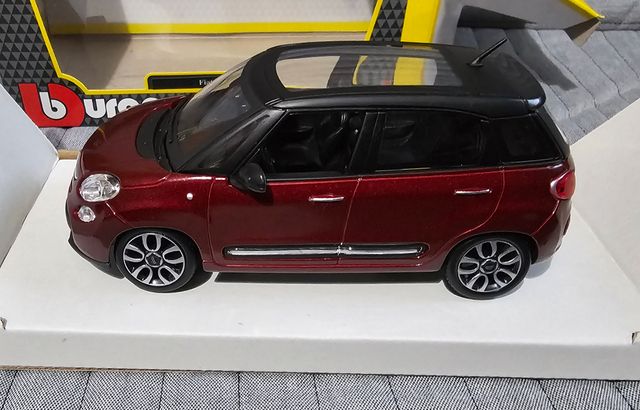 modellino Fiat 500 L scala 1/24 Burago