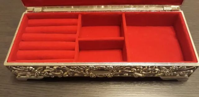 Antiguo Joyero Metalico Baño de Plata