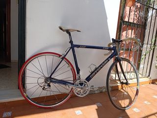 Bicicleta de carretera cannondale
