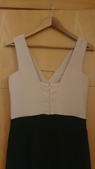 Mono beige y negro para fiesta