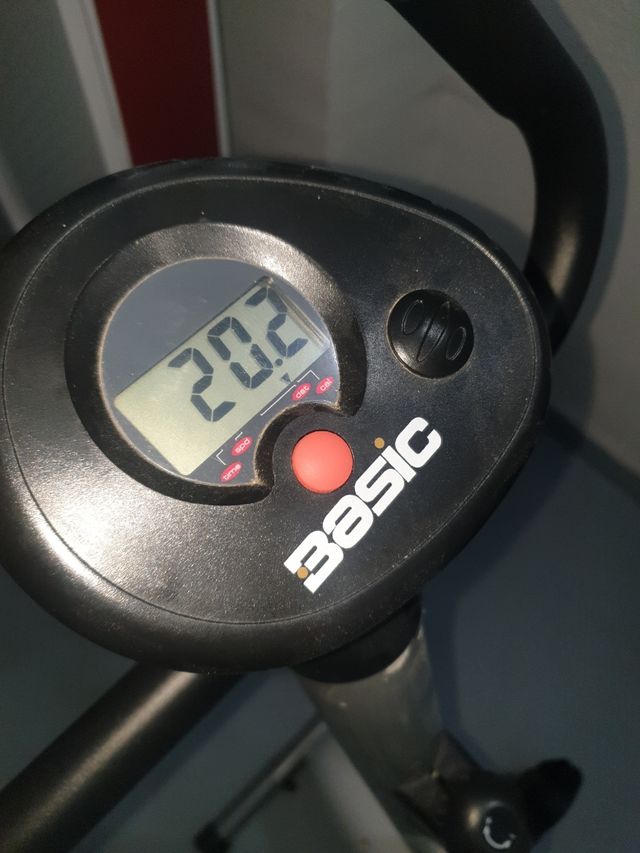 Bicicleta estatica marca basic mag