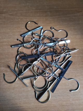 N.28 ganci per grucce.