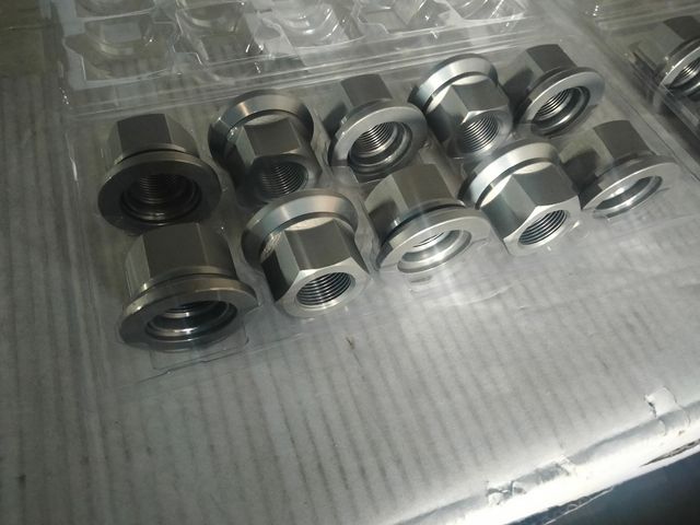 TUERCAS ALCOA DURA BRIGHT