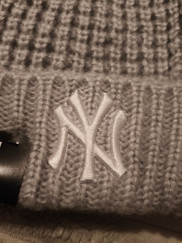 Cappello pom pom new era