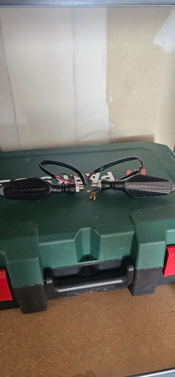 Piscas laterais para moto