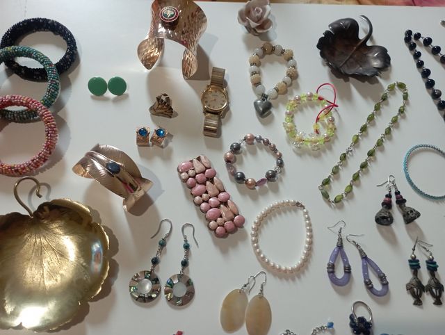 Grande Lotto set 37 articoli bigiotteria oggetti.