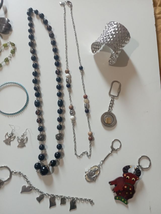 Grande Lotto set 37 articoli bigiotteria oggetti.