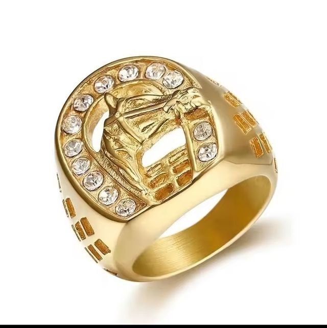 Vendo anillo de acero quirúrgico chapado