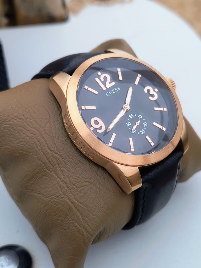Reloj Guess W13575g1 negro y oro rosado de hombre