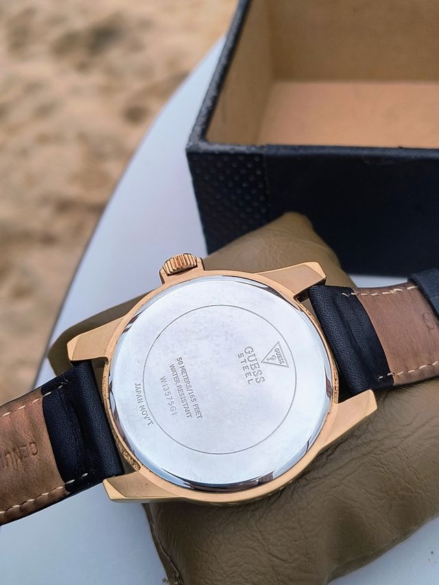 Reloj Guess W13575g1 negro y oro rosado de hombre