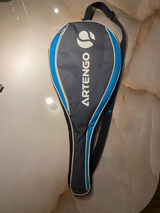 Raqueta de tenis cuerda rota