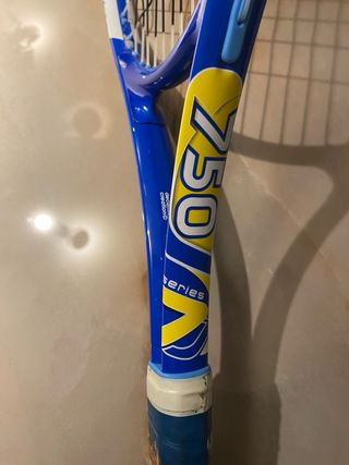 Raqueta de tenis cuerda rota