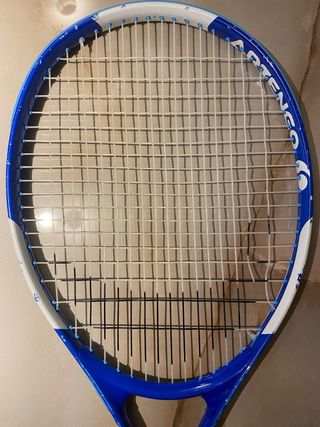 Raqueta de tenis cuerda rota