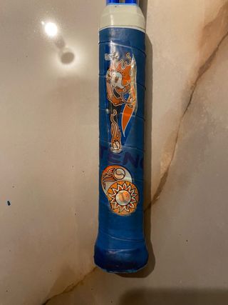 Raqueta de tenis cuerda rota