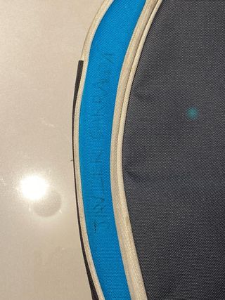 Raqueta de tenis cuerda rota