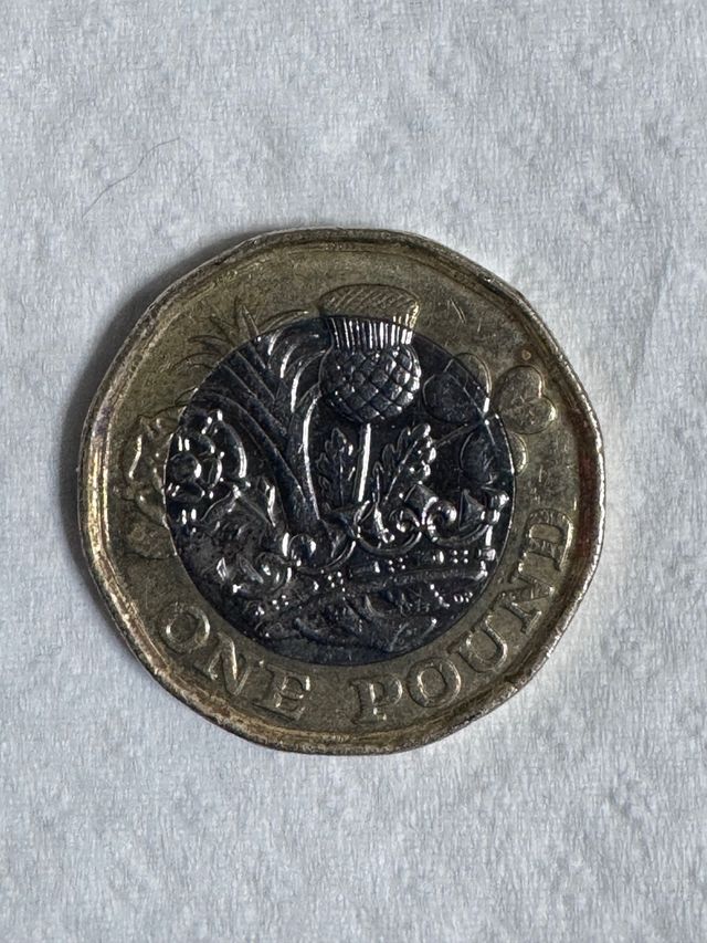 Moneda one pound