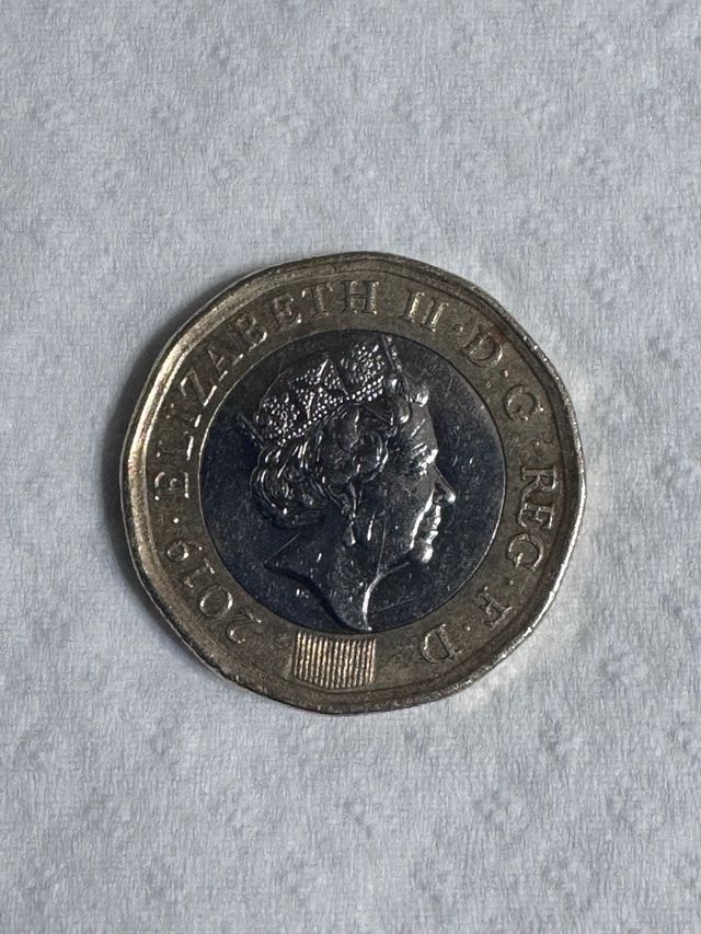Moneda one pound