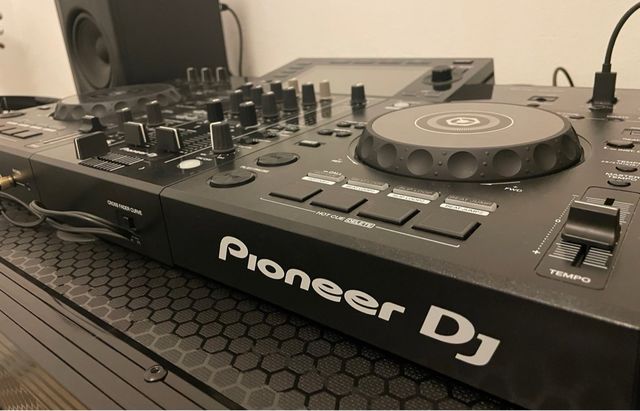 Pioneer XDJ RR + Walkasse