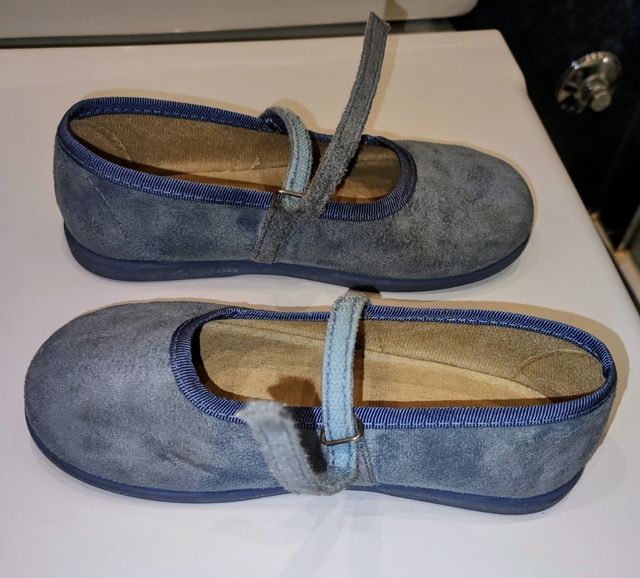 Merceditas azul celeste niña talla 30