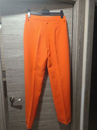 Pantalón de pinzas naranja