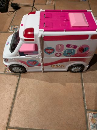 Barbie Ambulancia con muñeca