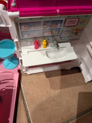 Barbie Ambulancia con muñeca
