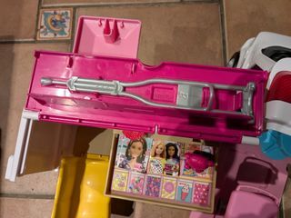 Barbie Ambulancia con muñeca