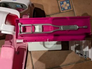 Barbie Ambulancia con muñeca