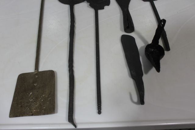 LOTE HERRAMIENTAS ANTIGUAS Y APARATOS DE CHIMENEA