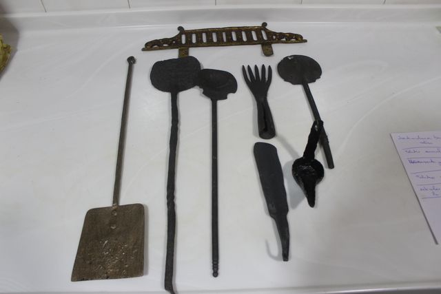 LOTE HERRAMIENTAS ANTIGUAS Y APARATOS DE CHIMENEA