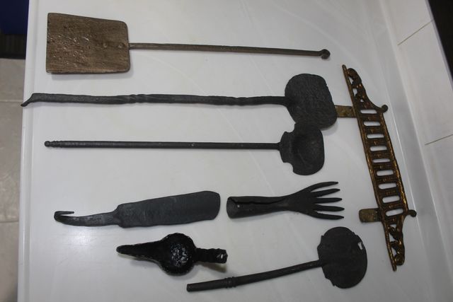 LOTE HERRAMIENTAS ANTIGUAS Y APARATOS DE CHIMENEA