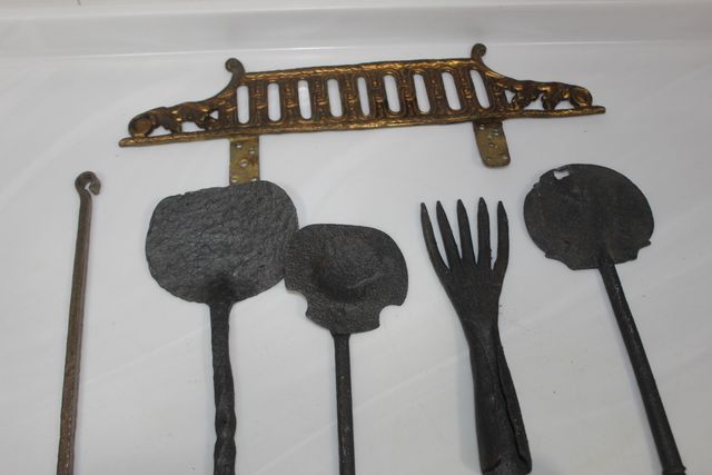 LOTE HERRAMIENTAS ANTIGUAS Y APARATOS DE CHIMENEA