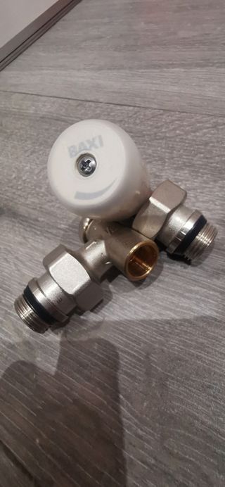 Llaves y detentor radiador calefaccion BAXI