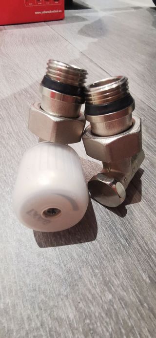 Llaves y detentor radiador calefaccion BAXI