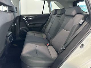 Toyota Rav4 2.5 220h Advance 2WD