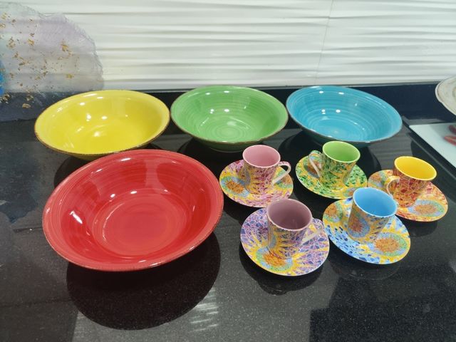 Platos platos y tazas