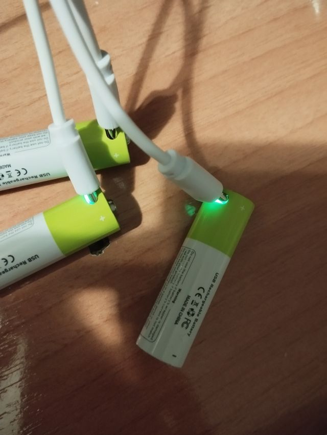 Batterie ricaricabili AA 1.5V 12800mAh USB x4