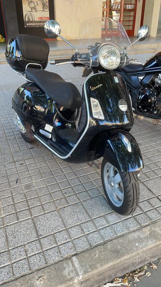 Piaggio Vespa GTS 125cc