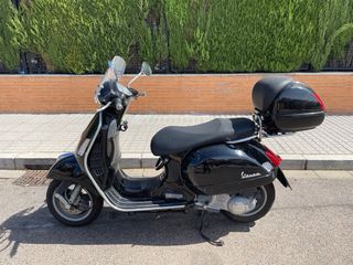 Piaggio Vespa GTS 125cc