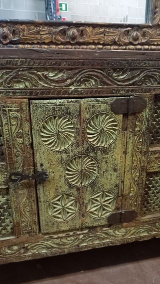Mueble con espejo antiguo 