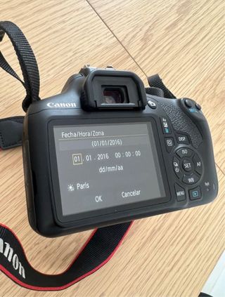 Cámara Canon EOS 1300. Regalo microSD